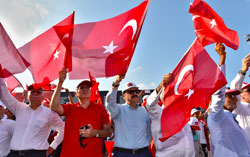 Yüzbinler, Albayrak'larıyla Demokrasi ve Şehitler Mitingi için Yenikapı'da Buluştu 07