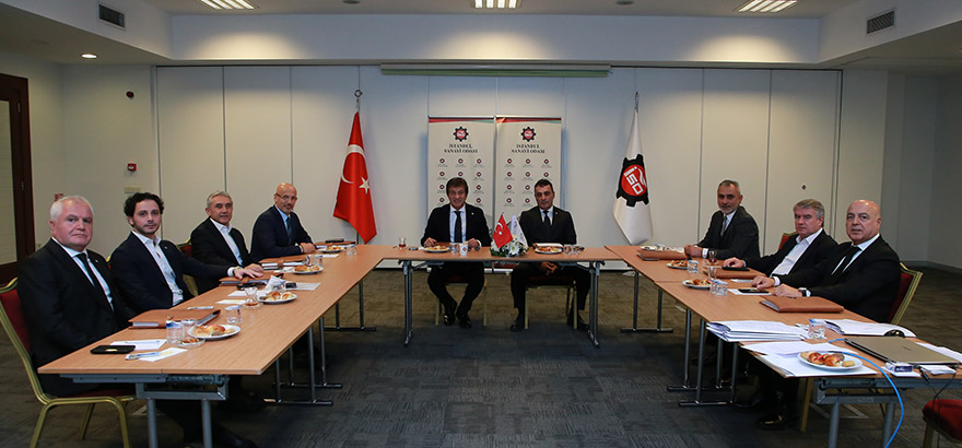17. Grup Dış Giyim Sanayii Meslek Komitesi 10 Kasım 2022 tarihinde ilk toplantısını İstanbul Sanayi Odası Odakule Binası’nda gerçekleştirdi.