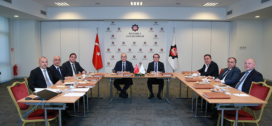18. Grup İç Giyim Sanayii Meslek Komitesi 10 Kasım 2022 tarihinde ilk toplantısını İstanbul Sanayi Odası Odakule Binası’nda gerçekleştirdi.