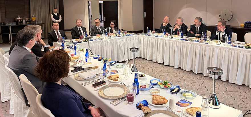 İlaç ve Tıbbi Cihaz Sanayii, Azerbaycan Ticaret Ofisi ile Bir Araya Geldi