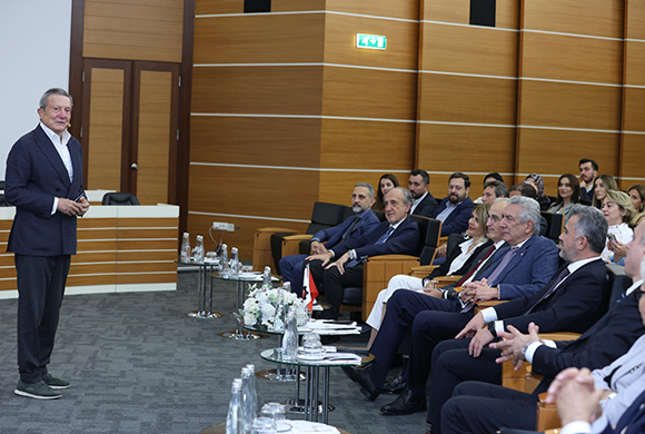 İSO 33. Grup Plastik Ambalaj Sanayii Meslek Komitesi Ev Sahipliğinde Yeni Çağda Değişen Liderlik Tanımı Toplantısına Prof. Dr. Acar Baltaş Konuk Oldu