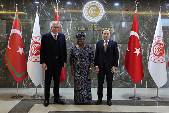 DTÖ Genel Direktörü Dr. Ngozi Okonjo-Iweala Ticaret Bakanlığı’nda Temaslarda Bulundu ve İSO Başkanı Bahçıvan’ın da Bulunduğu Türk İş Dünyası ile Bir Araya Geldi