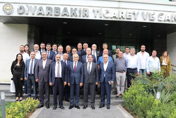 İstanbul Sanayi Odası (İSO) Tekstil ve Giyim Eşyası Meslek Komiteleri Diyarbakır Ziyareti İSO Başkan Yardımcısı İrfan Özhamaratlı Başkanlığında Yapıldı 