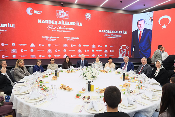 İstanbul Valiliği ile İstanbul Çocukları Vakfı ile Sosyal Yardımlaşma ve Dayanışma Vakfı Tarafından Düzenlenen “Kardeş Aileler ile İftar Buluşması” Programı Gerçekleşti