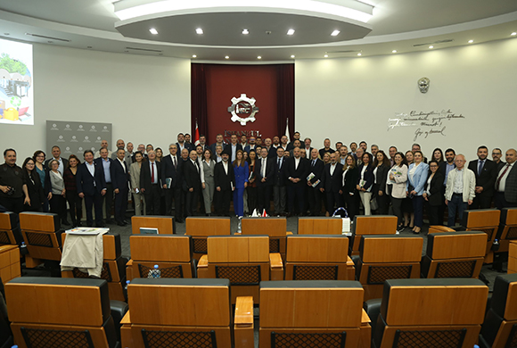 İSO 26. ve 27.Grup Meslek Komitesi Üyeleri’nin Katkılarıyla Hazırlanan Kâğıt, Kâğıt Ürünleri ve Basım Sanayi Sektör Raporu Lansmanı Odakule’de Yapıldı
