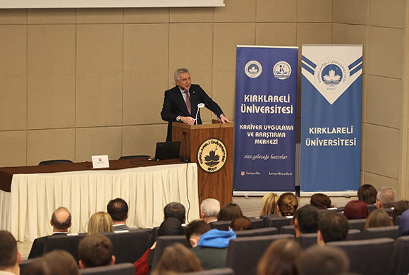 İSO Yönetim Kurulu Başkanı Erdal Bahçıvan, Kırklareli Üniversitesi’nin Düzenlediği “Liderlik Buluşmaları”nda Öğrenciler ile Bir Araya Geldi