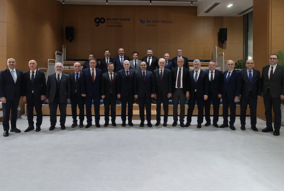 Sanayi ve Teknoloji Bakanı Mehmet Fatih Kacır ve İstanbul Valisi Davut Gül, İstanbul Sanayicileriyle Bir Araya Geldi