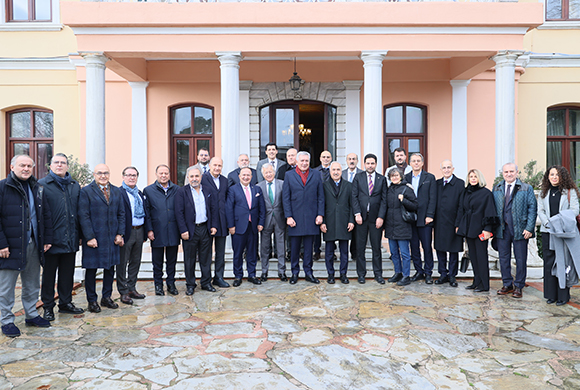 İstanbul Üniversitesi (İÜ) Yönetimi, Çapa Tıp Fakültesi'nin Modernizasyonu Hakkında Sanayicileri Bilgilendirdi
