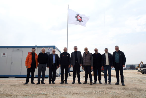 İstanbul Sanayi Odası Yönetimi, Hatay’ın Antakya İlçe Merkezinde 100 Dönüm Üzerinde Kurulmakta Olan 1.000 Konteynerlik “İSO Yaşam Kenti”ndeki Çalışmaları Yerinde İnceledi